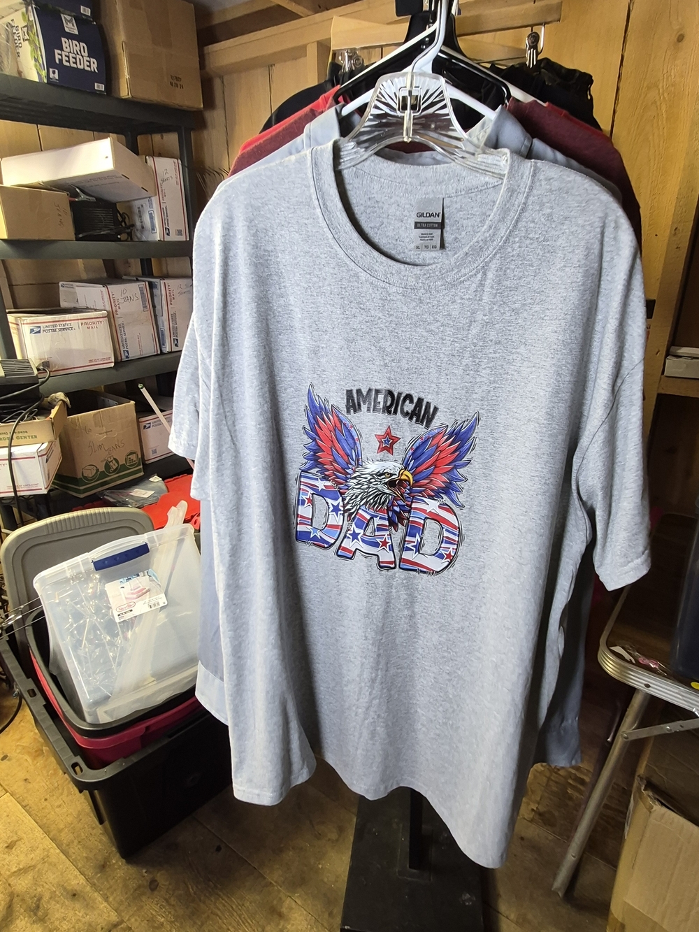 Gildan Gray Short-Sleeve Tee with Patriotic Eagle Graphic Bin 57